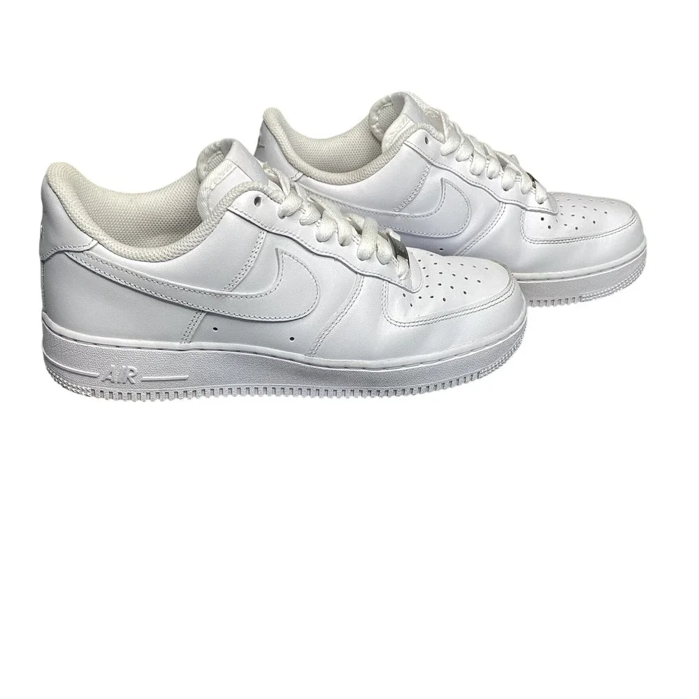 Nike Air Force 1 07 Mens Size 8 White CW2288-111 Good Condition Low Top Sneaker